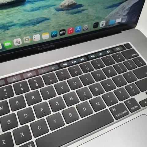Laptop Apple MacBook Pro A2141 2019r. i9 - 9880H | 32GB 1TB SSD | 16" | MacOS 26, Tahoe [A-]