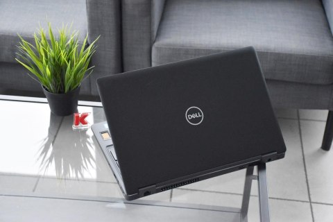 Laptop Dell Latitude 5590 i7 - 8650U | 16GB 256GB SSD | 15,6" 1920 x 1080 | Windows 11 Pro [A-]