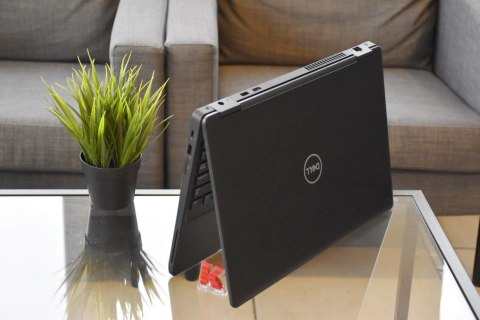 Laptop Dell Latitude 5590 i7 - 8650U | 16GB 256GB SSD | 15,6" 1920 x 1080 | Windows 11 Pro [A]
