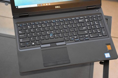 Laptop Dell Latitude 5590 i7 - 8650U | 16GB 256GB SSD | 15,6" 1920 x 1080 | Windows 11 Pro [A]