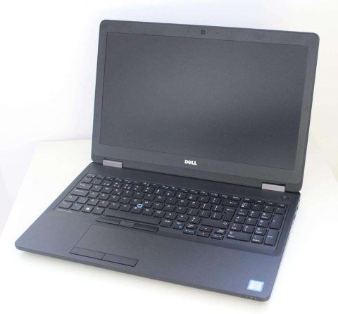 Laptop Dell Latitude E5570 i7 - 6820HQ | 8GB 256GB SSD | 15,6" 1920 x 1080 | Windows 11 Pro [A-]