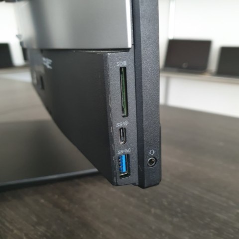 Komputer AIO Dell OptiPlex 7470 I5-9500 8GB 240 NVME SSD 24" 1920 x 1080 WINDOWS 11 PRO WIFI KAMERA [A]