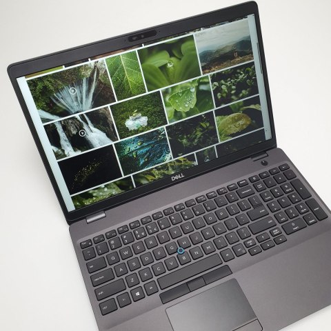 Laptop Dell Latitude 5500 i7-8650U | 8GB 240GB SSD | 15,6" 1920 x 1080 | Windows 11 Pro [A-]