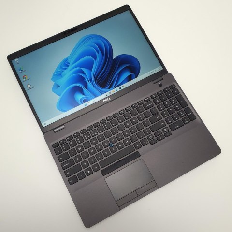 Laptop Dell Latitude 5500 i7-8650U | 8GB 240GB SSD | 15,6" 1920 x 1080 | Windows 11 Pro [A]