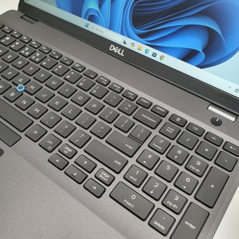 Laptop Dell Latitude 5500 i7-8650U | 8GB 240GB SSD | 15,6" 1920 x 1080 | Windows 11 Pro [A]