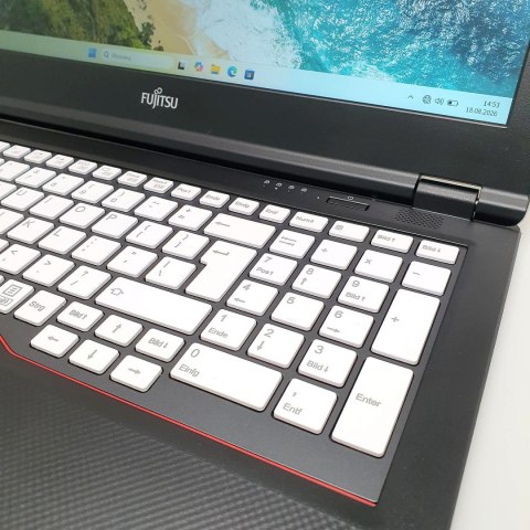 Laptop Fujitsu Lifebook E5510 i7 - 10510U| 16GB 256GB SSD | 15,6" 1920 x 1080 | Windows 11 Pro 4G [A]
