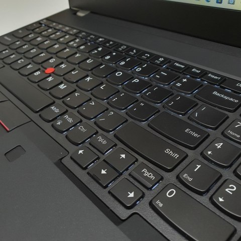 Laptop Lenovo ThinkPad T15 Gen. 1 i5-10210U | 16GB 256GB SSD | 15,6" 1920 x 1080 | Windows 11 Pro [A-]