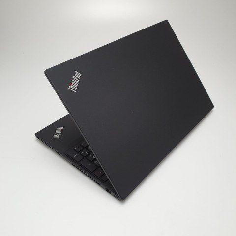 Laptop Lenovo ThinkPad T590 i5 - 8365U | 8GB 256GB SSD | 15,6" 1920 x 1080 | Windows 11 Pro [A-]